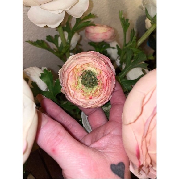 Z Gallerie  Exquisite Ranunculus Stems The Epitome of Romantic Elegance set of 9 - Picture 6 of 16